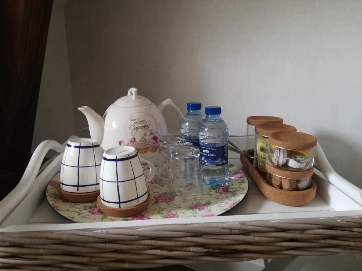 La Maison Bleue Juillac  Ngoại thất bức ảnh